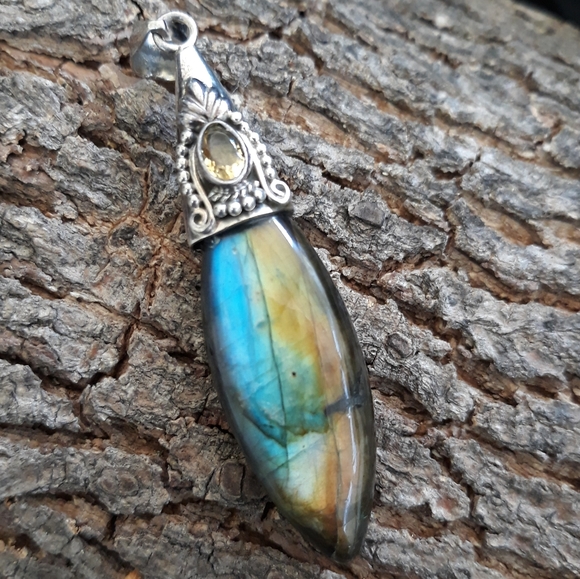 Spectrolite Labradorite and Citrine Pendant - Picture 3 of 9